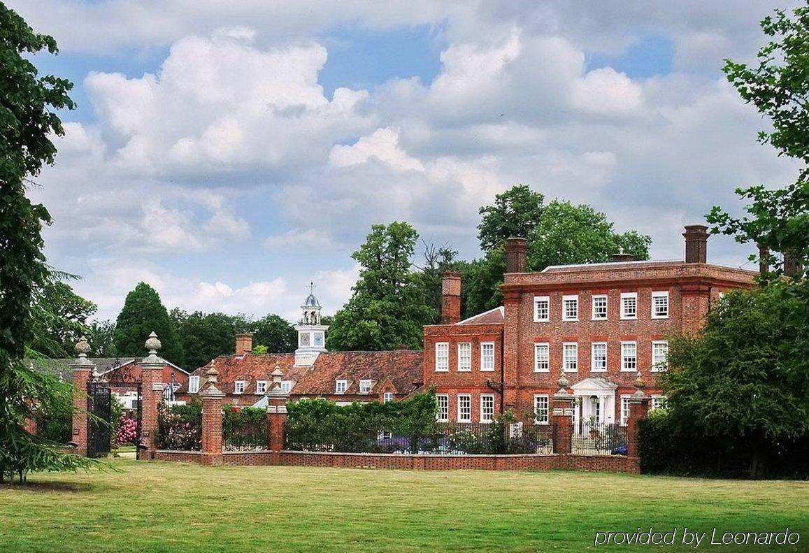 Champneys Henlow Екстериор снимка
