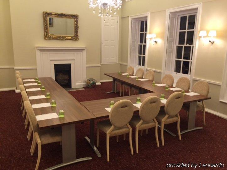 Champneys Henlow Екстериор снимка
