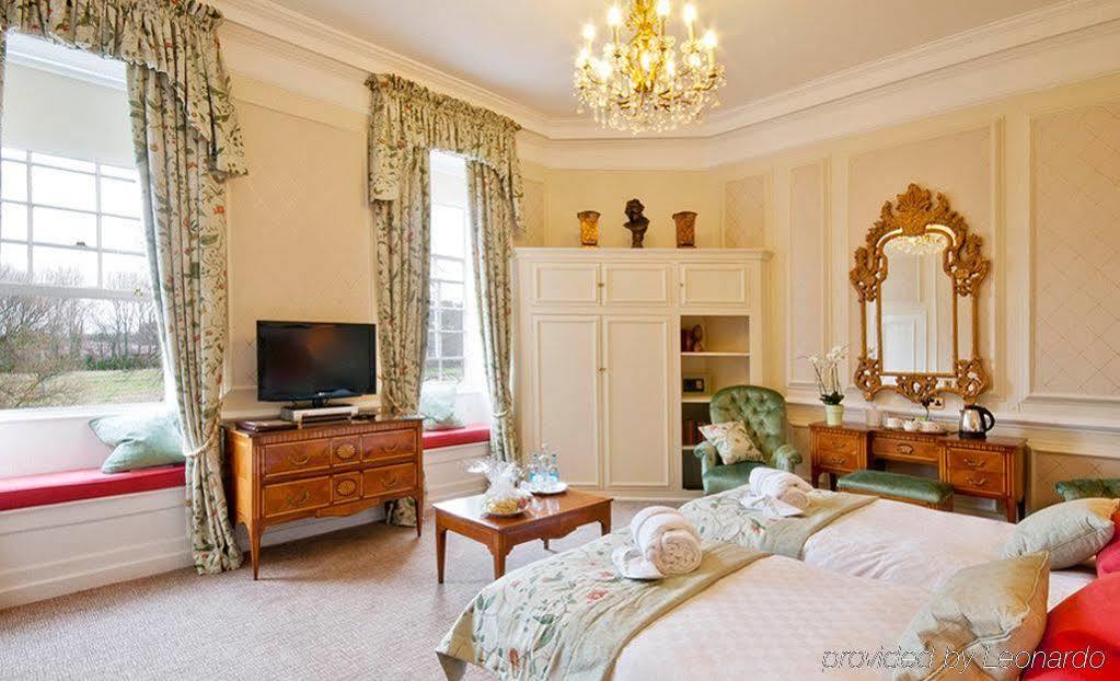 Champneys Henlow Екстериор снимка