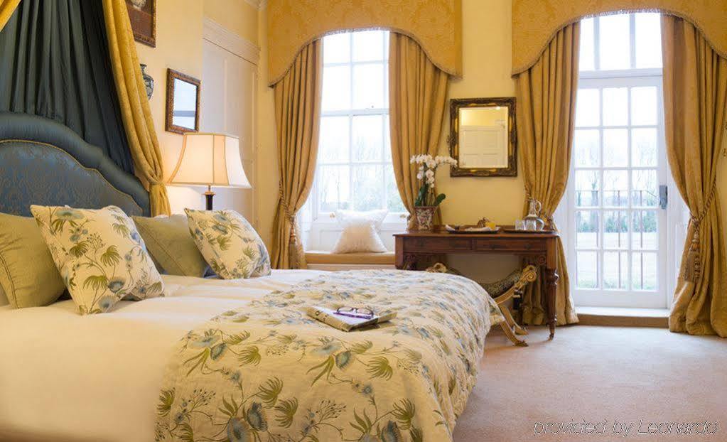 Champneys Henlow Екстериор снимка