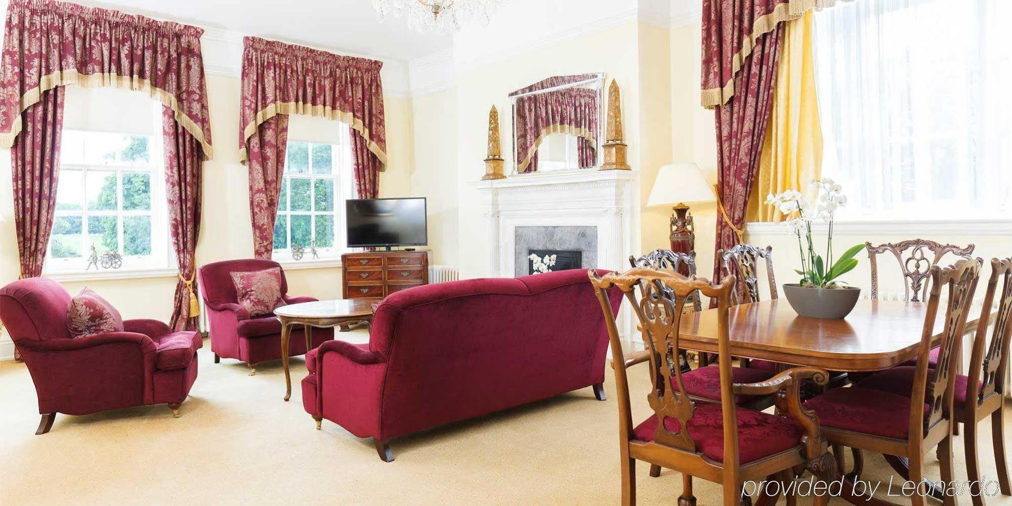 Champneys Henlow Екстериор снимка